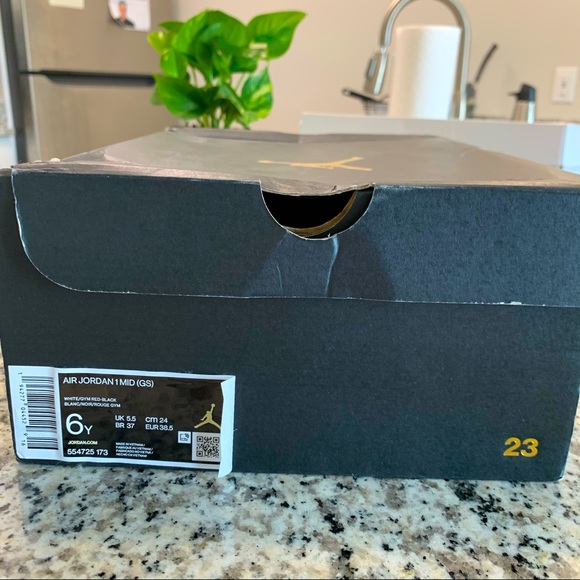 MID CHICAGO AIR JORDANS - Picture 5 of 5